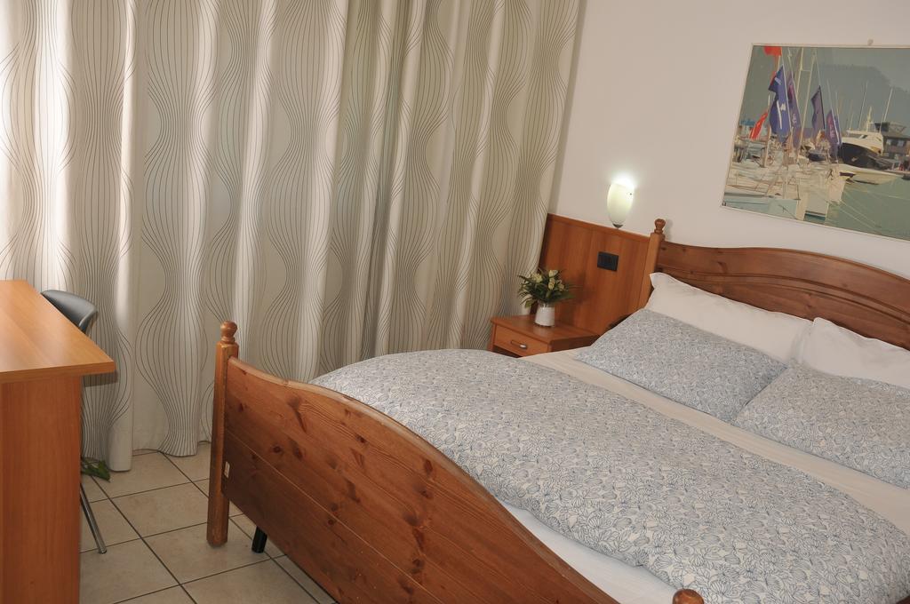 Borromeo Residenze Service S.A.S Песк'єра-Борромео Екстер'єр фото