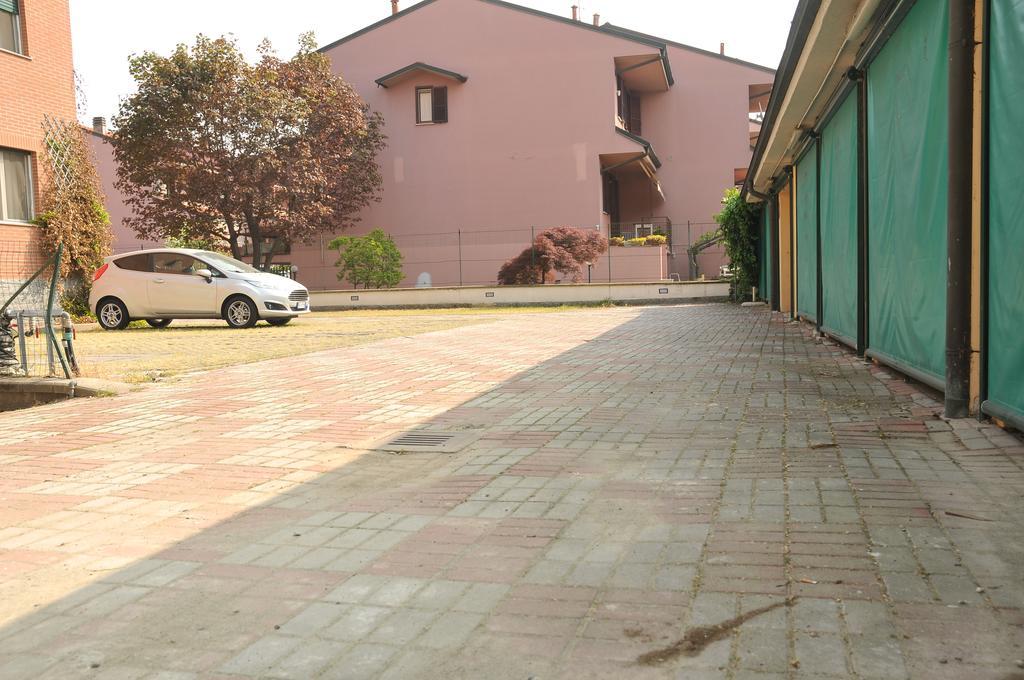 Borromeo Residenze Service S.A.S Песк'єра-Борромео Екстер'єр фото