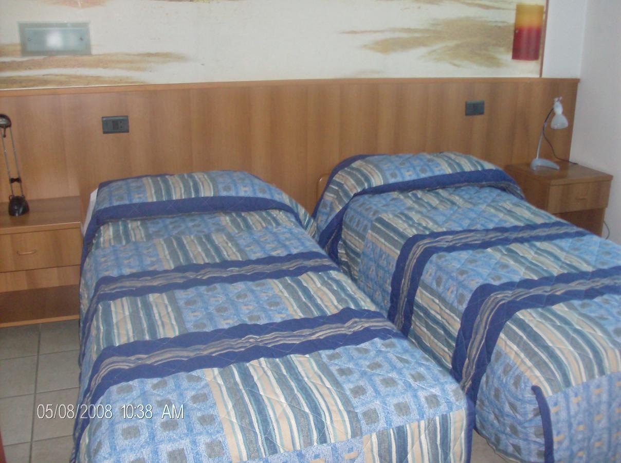 Borromeo Residenze Service S.A.S Песк'єра-Борромео Екстер'єр фото
