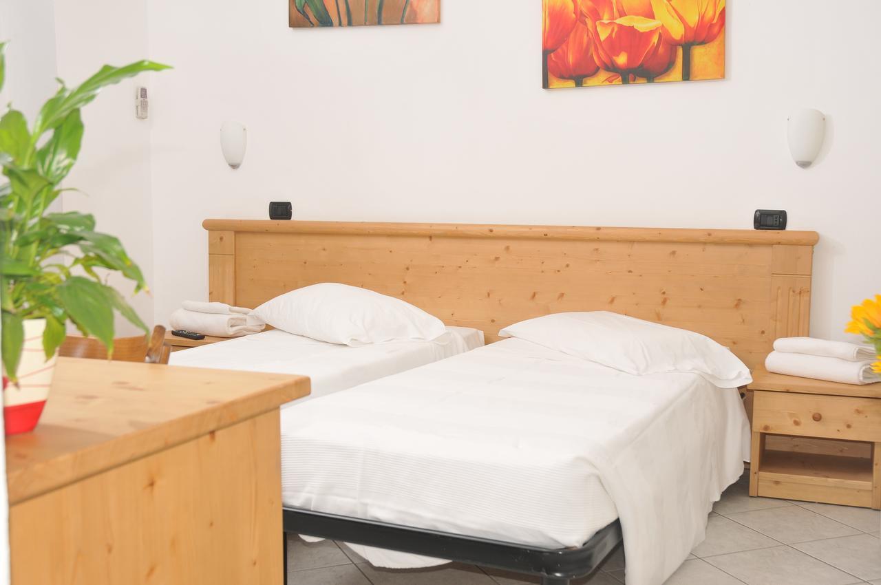 Borromeo Residenze Service S.A.S Песк'єра-Борромео Екстер'єр фото